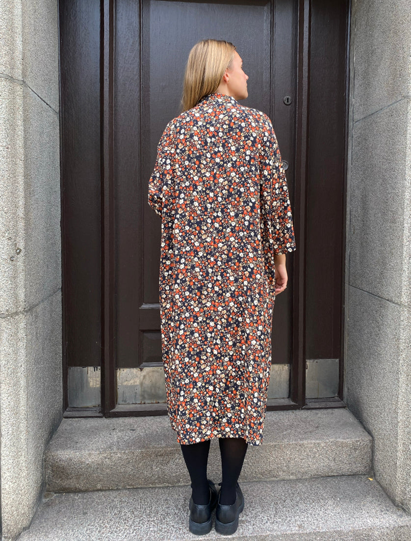 Liebling Humla Eldklotter Cape-Kleid
