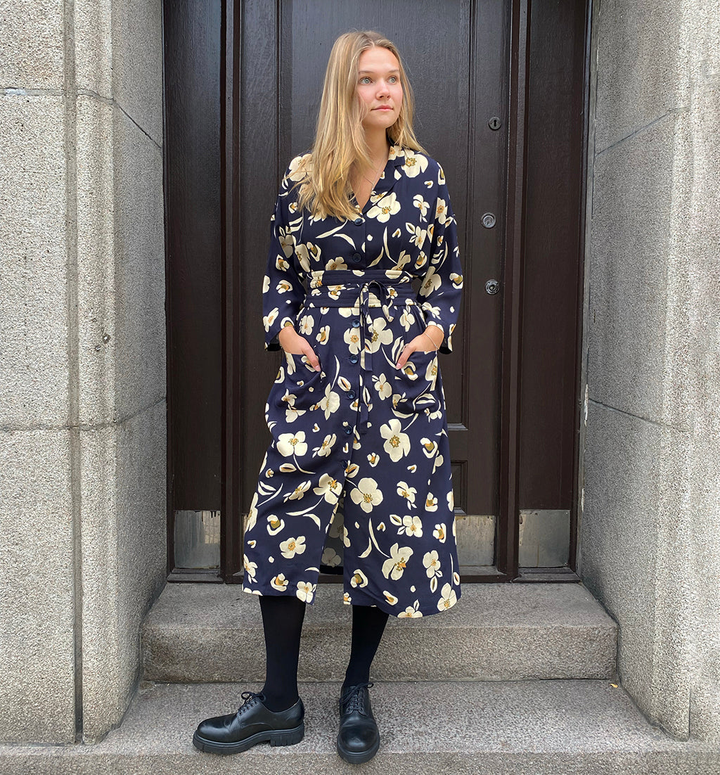 Liebling Humla Sonett Cape-Kleid