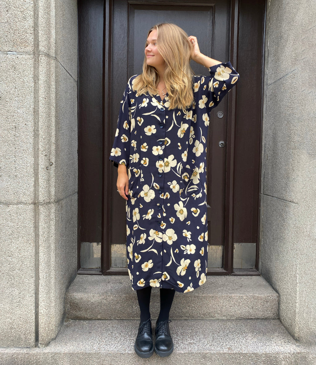 Liebling Humla Sonett Cape-Kleid