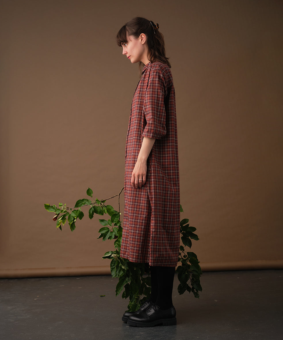 Liebling Svala Rostfarbenes Fensterkaro-Hemdkleid